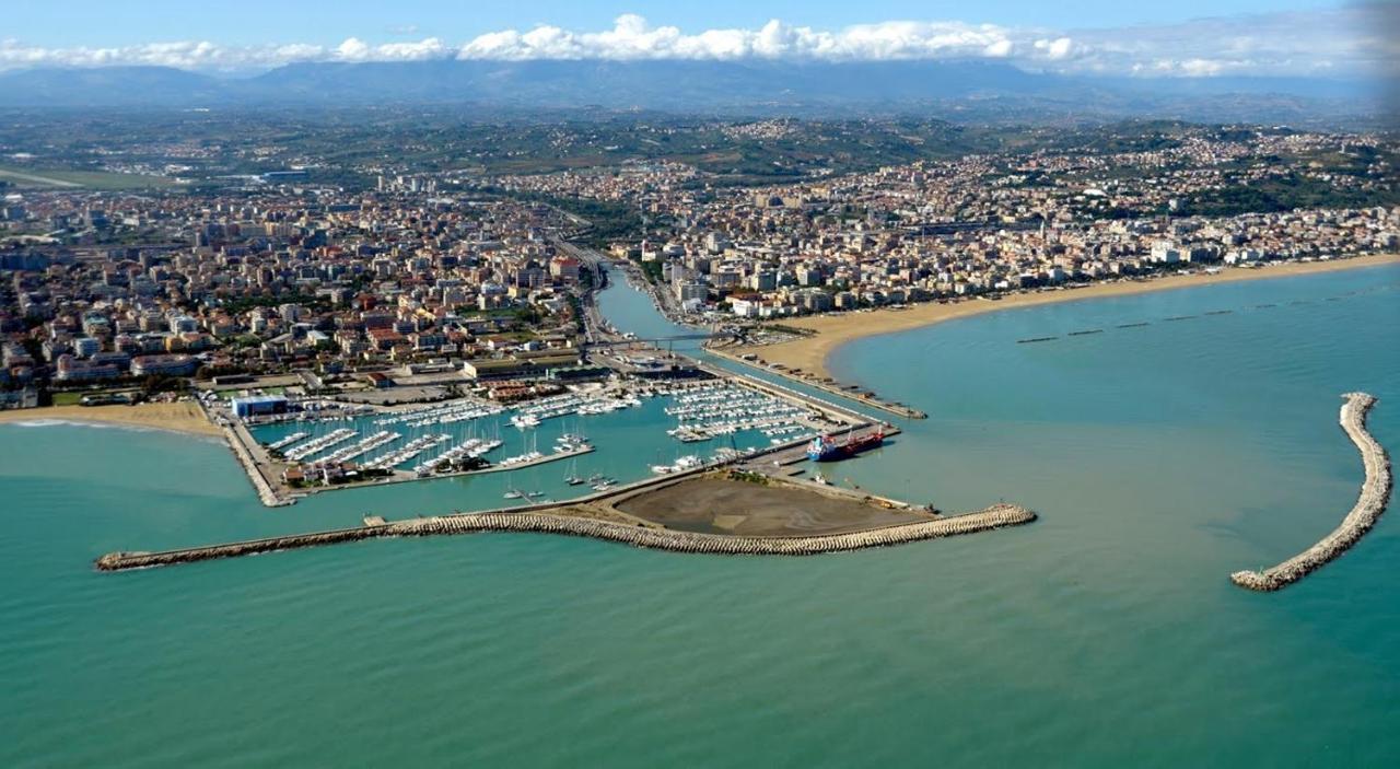 Novatek Apartment 201 Exclusive Pescara Exterior foto